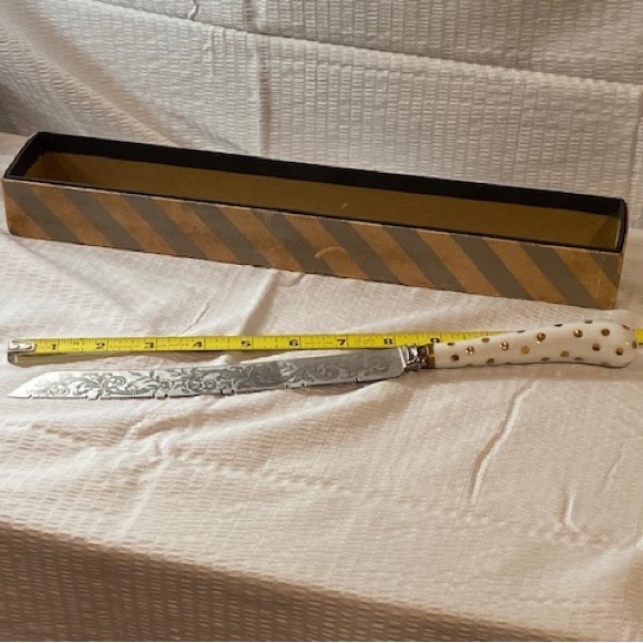 Beautiful floral etched stainless steel 13” Sheffield cake knife. - Picture 4 of 6
